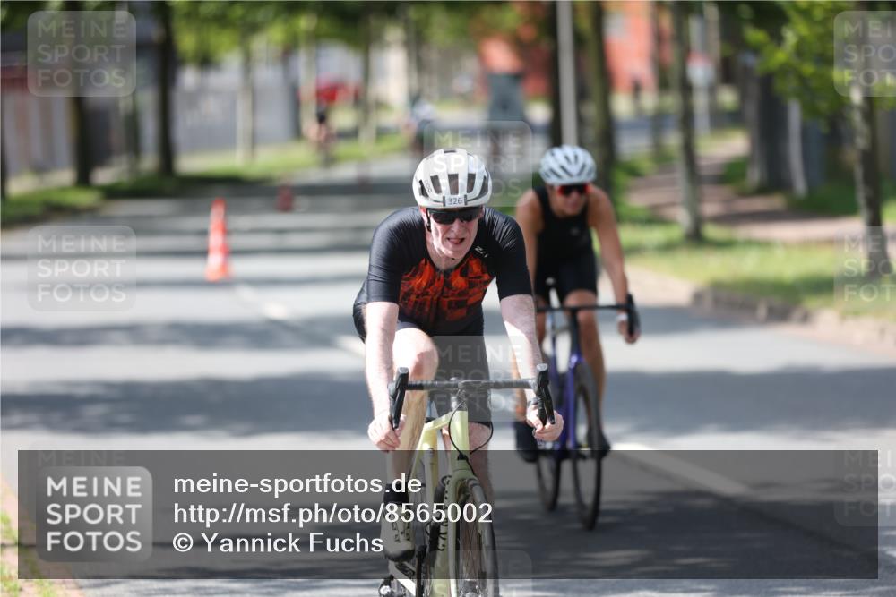 10.08.2025 - GEWOBA Citytriathlon Bremen Yannick Fuchs http://msf.ph/oto/8565002 10.08.2025 14:45:13 Radfahren 198, 221, 326, 336, 453, 484, 497 meine-sportfotos.de