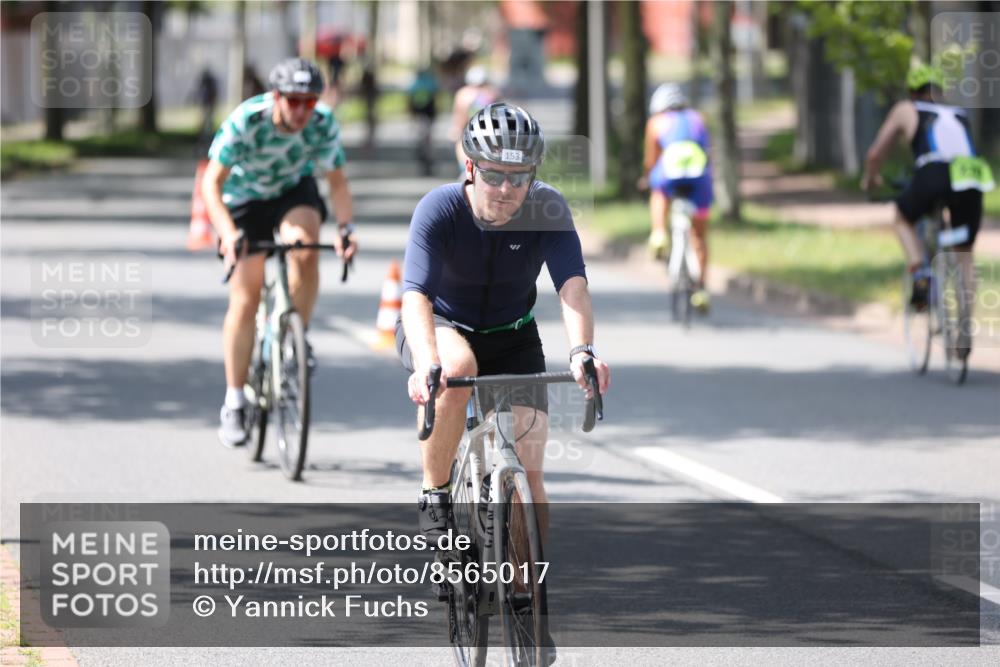 10.08.2025 - GEWOBA Citytriathlon Bremen Yannick Fuchs http://msf.ph/oto/8565017 10.08.2025 14:45:25 Radfahren 202, 221, 247, 332, 349, 360, 497, 532 meine-sportfotos.de