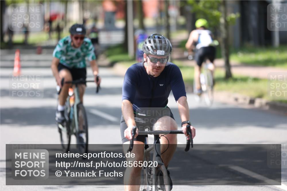 10.08.2025 - GEWOBA Citytriathlon Bremen Yannick Fuchs http://msf.ph/oto/8565020 10.08.2025 14:45:25 Radfahren 202, 221, 247, 332, 349, 360, 497, 532 meine-sportfotos.de
