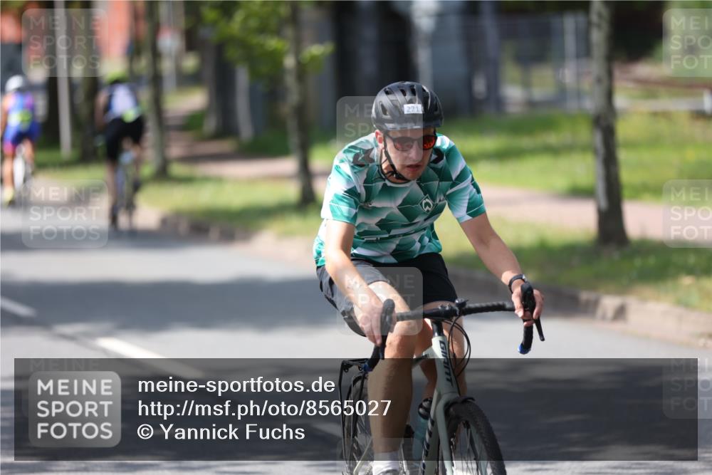 10.08.2025 - GEWOBA Citytriathlon Bremen Yannick Fuchs http://msf.ph/oto/8565027 10.08.2025 14:45:26 Radfahren 202, 221, 247, 332, 349, 360, 532 meine-sportfotos.de