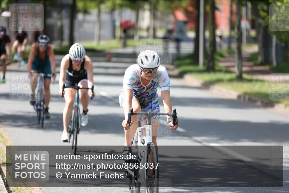 10.08.2025 - GEWOBA Citytriathlon Bremen Yannick Fuchs http://msf.ph/oto/8565037 10.08.2025 14:45:33 Radfahren 160, 202, 221, 247, 273, 332, 349, 360, 532 meine-sportfotos.de