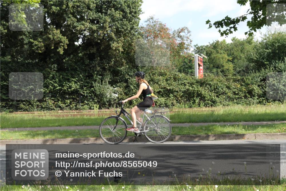 10.08.2025 - GEWOBA Citytriathlon Bremen Yannick Fuchs http://msf.ph/oto/8565049 10.08.2025 11:09:48 Radfahren  meine-sportfotos.de