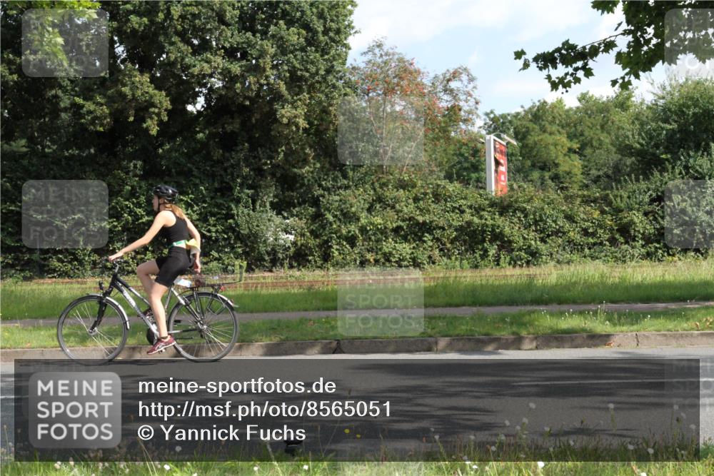 10.08.2025 - GEWOBA Citytriathlon Bremen Yannick Fuchs http://msf.ph/oto/8565051 10.08.2025 11:09:49 Radfahren  meine-sportfotos.de
