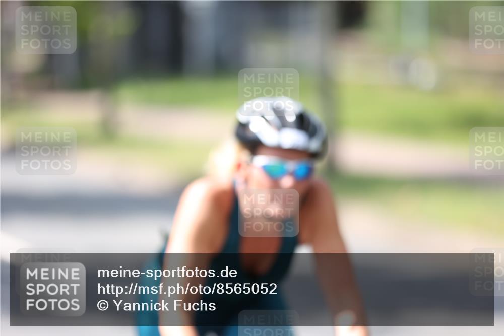 10.08.2025 - GEWOBA Citytriathlon Bremen Yannick Fuchs http://msf.ph/oto/8565052 10.08.2025 14:45:36 Radfahren 160, 166, 202, 221, 247, 273, 332, 349, 360, 532 meine-sportfotos.de