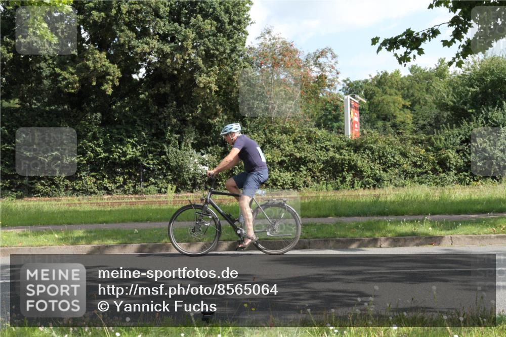 10.08.2025 - GEWOBA Citytriathlon Bremen Yannick Fuchs http://msf.ph/oto/8565064 10.08.2025 11:10:54 Radfahren 465 meine-sportfotos.de