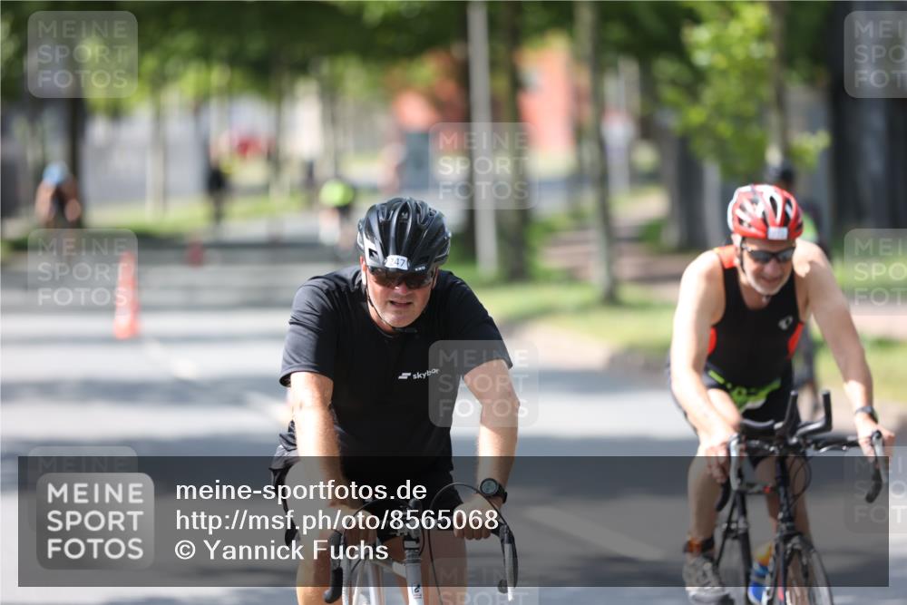 10.08.2025 - GEWOBA Citytriathlon Bremen Yannick Fuchs http://msf.ph/oto/8565068 10.08.2025 14:45:40 Radfahren 99, 160, 166, 202, 247, 273, 332, 349, 360, 441, 532 meine-sportfotos.de