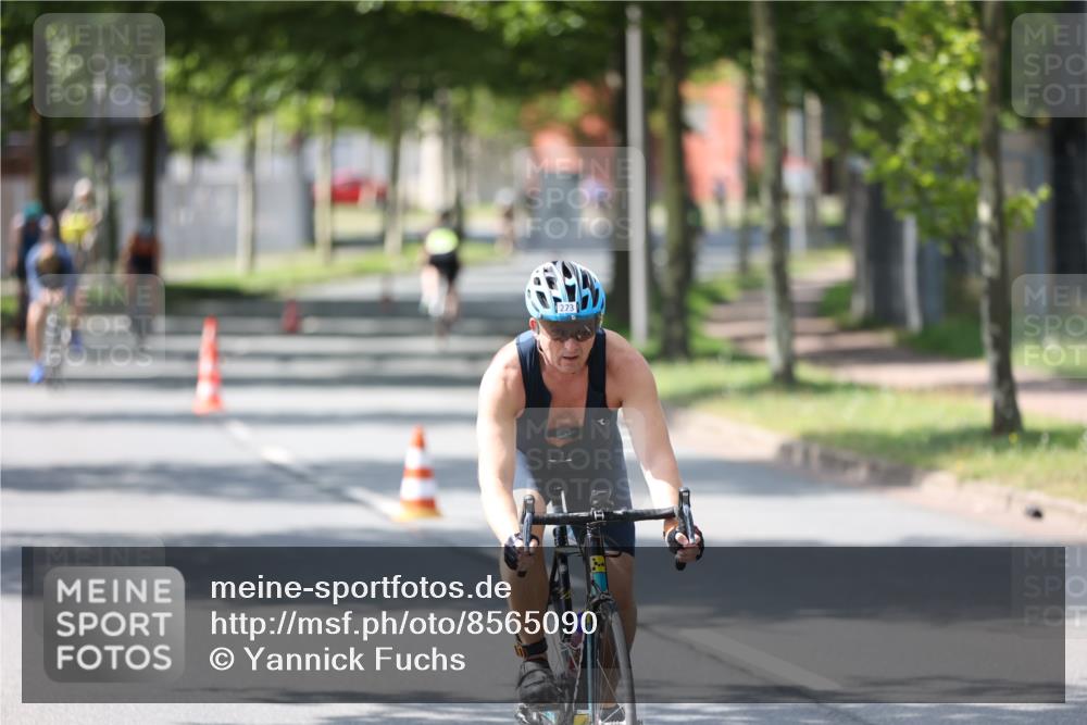 10.08.2025 - GEWOBA Citytriathlon Bremen Yannick Fuchs http://msf.ph/oto/8565090 10.08.2025 14:45:46 Radfahren 99, 160, 166, 202, 247, 273, 332, 360, 404, 441 meine-sportfotos.de