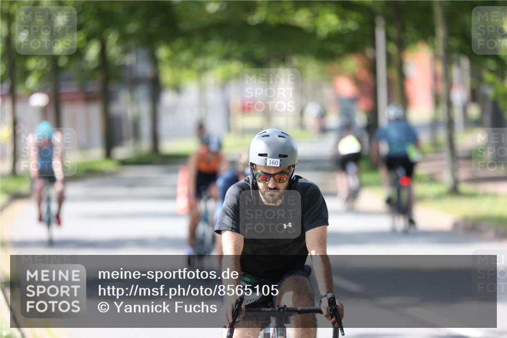 10.08.2025 - GEWOBA Citytriathlon Bremen Yannick Fuchs http://msf.ph/oto/8565105 10.08.2025 14:45:50 Radfahren 99, 160, 166, 182, 269, 273, 332, 404, 441 meine-sportfotos.de