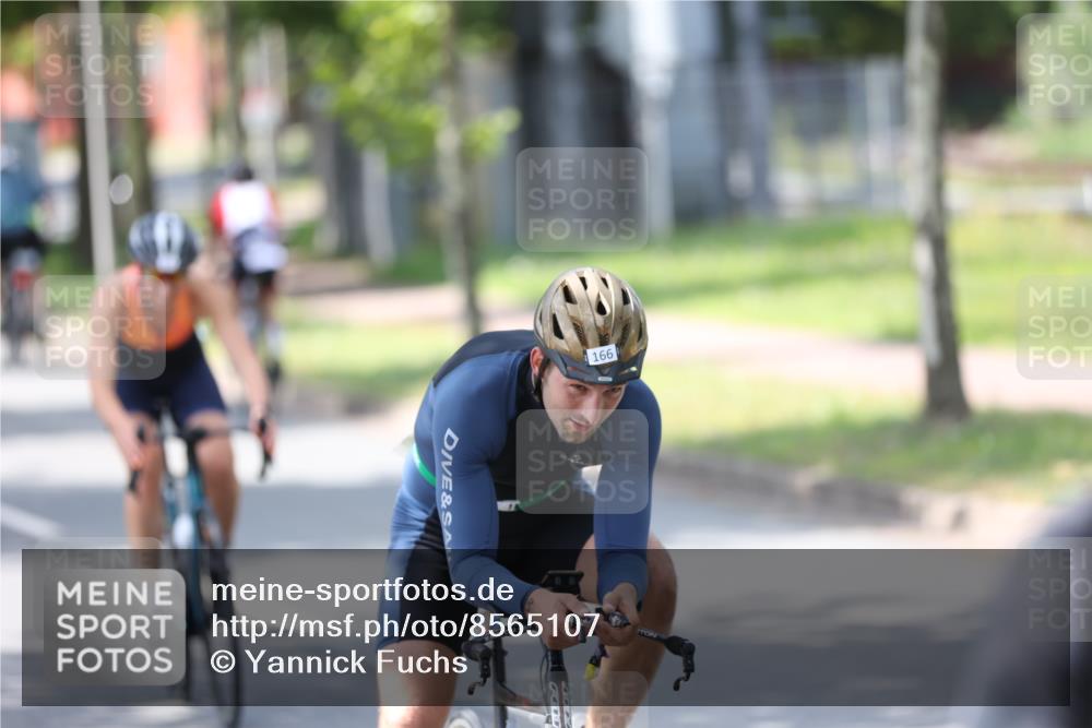 10.08.2025 - GEWOBA Citytriathlon Bremen Yannick Fuchs http://msf.ph/oto/8565107 10.08.2025 14:45:52 Radfahren 99, 160, 166, 182, 269, 273, 404, 441 meine-sportfotos.de