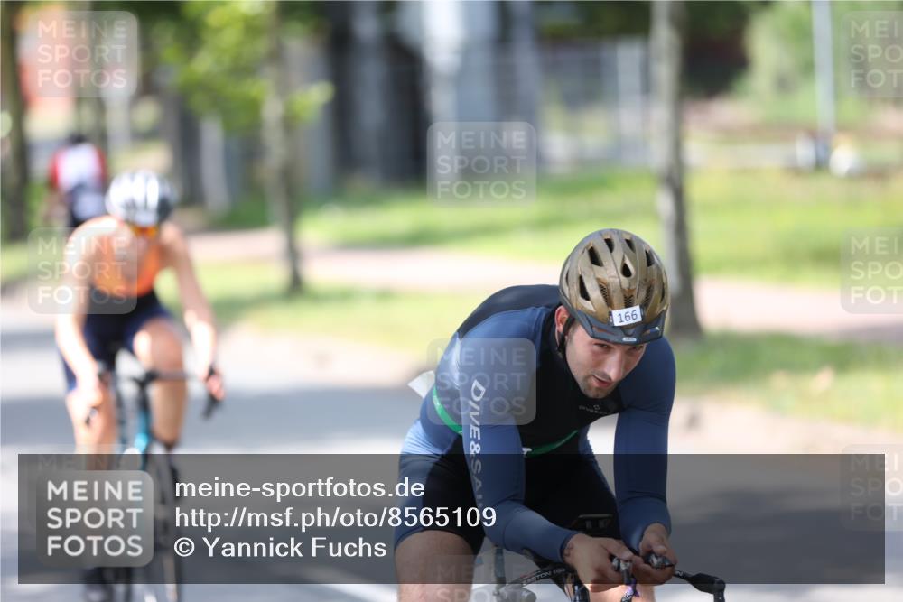 10.08.2025 - GEWOBA Citytriathlon Bremen Yannick Fuchs http://msf.ph/oto/8565109 10.08.2025 14:45:52 Radfahren 99, 160, 166, 182, 269, 273, 404, 441 meine-sportfotos.de