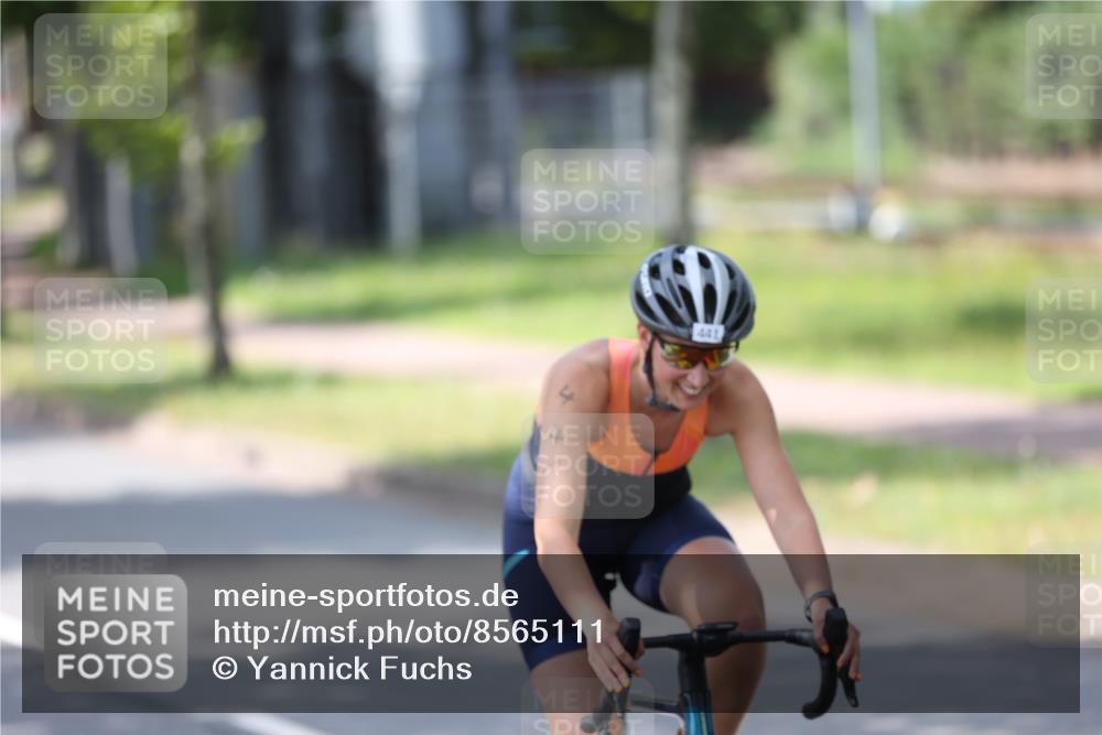 10.08.2025 - GEWOBA Citytriathlon Bremen Yannick Fuchs http://msf.ph/oto/8565111 10.08.2025 14:45:52 Radfahren 99, 160, 166, 182, 269, 273, 404, 441 meine-sportfotos.de