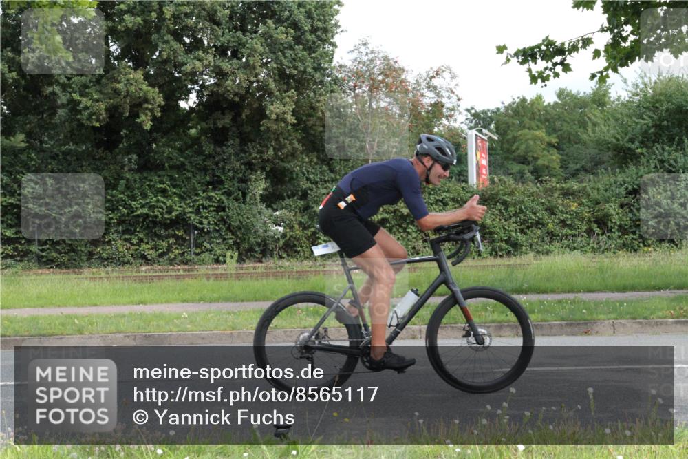 10.08.2025 - GEWOBA Citytriathlon Bremen Yannick Fuchs http://msf.ph/oto/8565117 10.08.2025 11:58:28 Radfahren 564 meine-sportfotos.de