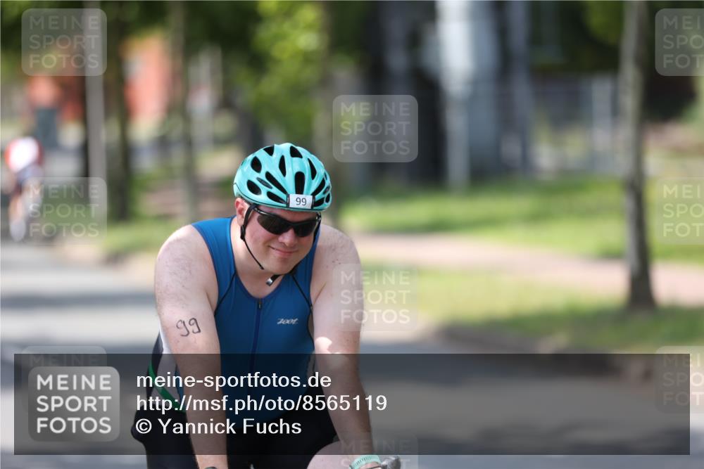 10.08.2025 - GEWOBA Citytriathlon Bremen Yannick Fuchs http://msf.ph/oto/8565119 10.08.2025 14:45:54 Radfahren 61, 99, 166, 182, 269, 273, 404, 441 meine-sportfotos.de