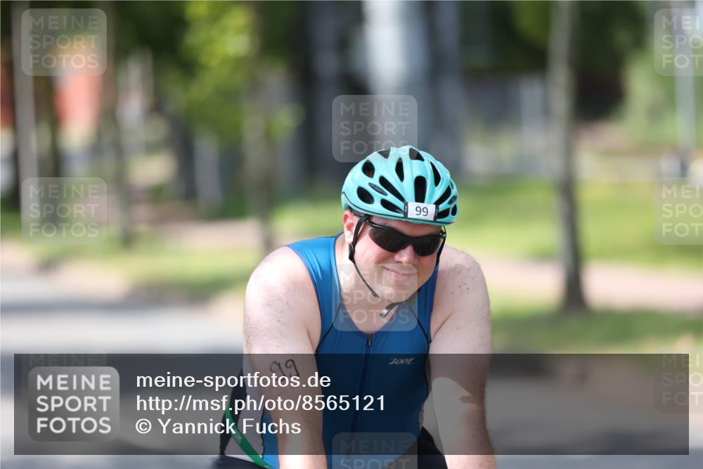 10.08.2025 - GEWOBA Citytriathlon Bremen Yannick Fuchs http://msf.ph/oto/8565121 10.08.2025 14:45:54 Radfahren 61, 99, 166, 182, 269, 273, 404, 441 meine-sportfotos.de