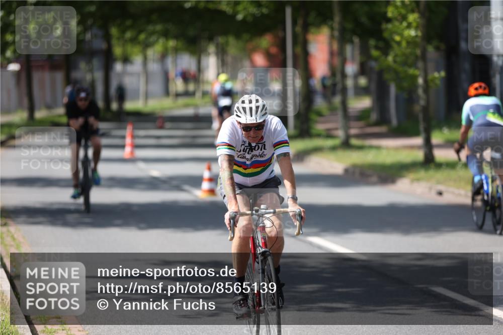 10.08.2025 - GEWOBA Citytriathlon Bremen Yannick Fuchs http://msf.ph/oto/8565139 10.08.2025 14:46:04 Radfahren 61, 182, 269, 363, 404, 422, 441 meine-sportfotos.de