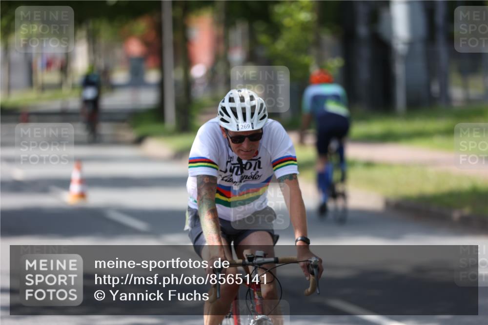 10.08.2025 - GEWOBA Citytriathlon Bremen Yannick Fuchs http://msf.ph/oto/8565141 10.08.2025 14:46:05 Radfahren 61, 182, 269, 363, 404, 422 meine-sportfotos.de