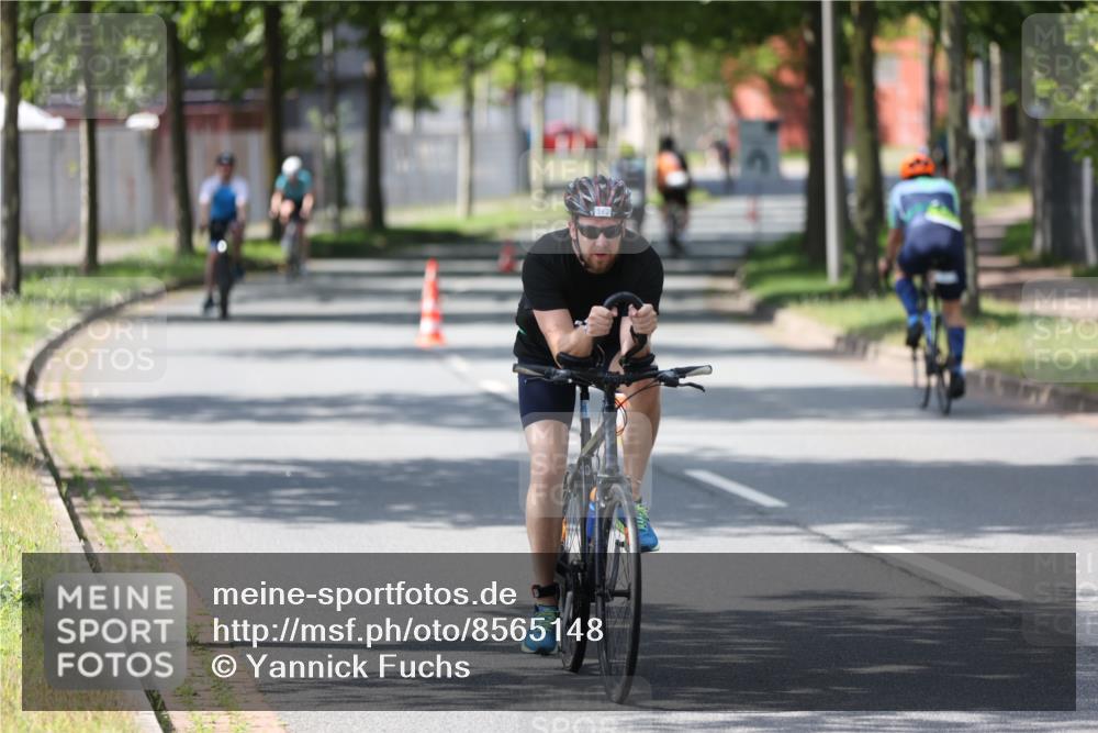 10.08.2025 - GEWOBA Citytriathlon Bremen Yannick Fuchs http://msf.ph/oto/8565148 10.08.2025 14:46:06 Radfahren 61, 182, 269, 363, 404, 422 meine-sportfotos.de