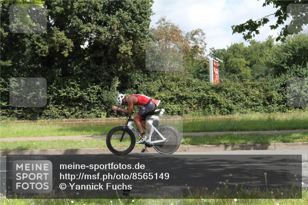 10.08.2025 - GEWOBA Citytriathlon Bremen Yannick Fuchs http://msf.ph/oto/8565149 10.08.2025 12:00:57 Radfahren 579 meine-sportfotos.de