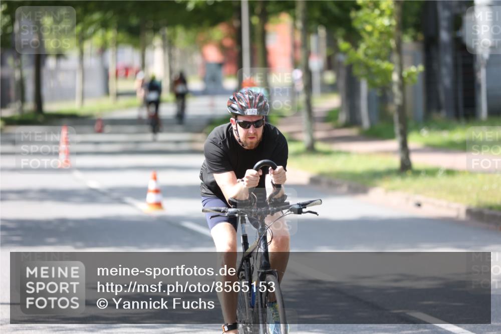 10.08.2025 - GEWOBA Citytriathlon Bremen Yannick Fuchs http://msf.ph/oto/8565153 10.08.2025 14:46:06 Radfahren 61, 182, 269, 363, 404, 422 meine-sportfotos.de