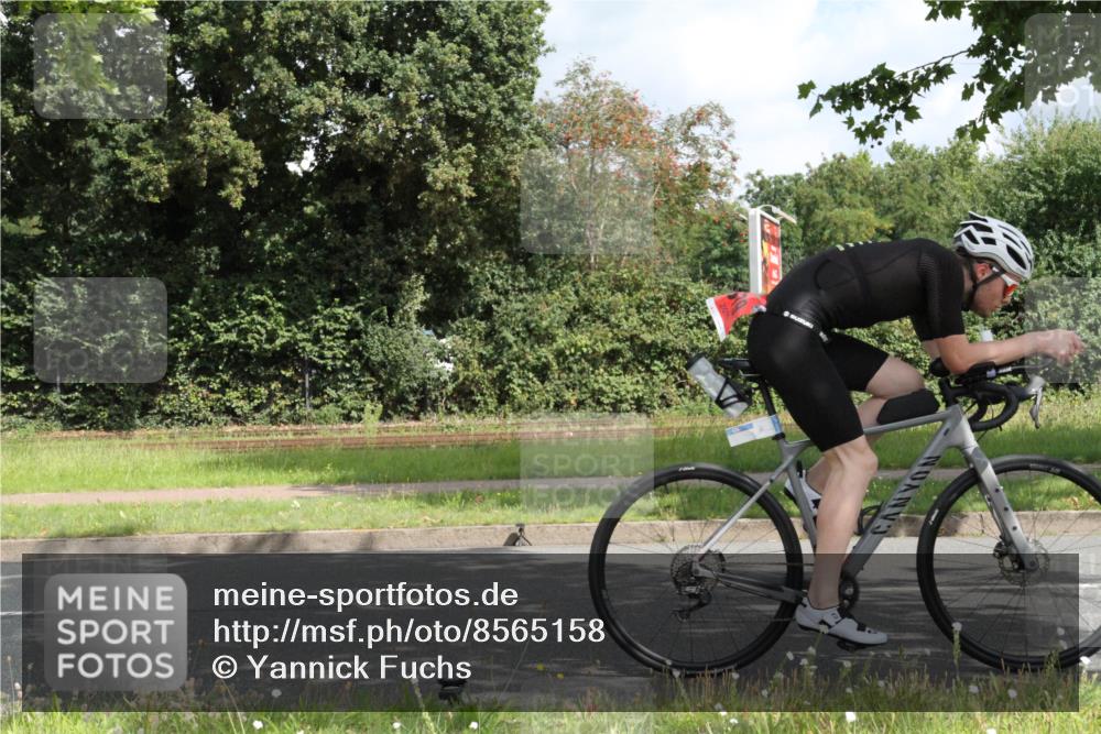 10.08.2025 - GEWOBA Citytriathlon Bremen Yannick Fuchs http://msf.ph/oto/8565158 10.08.2025 12:01:00 Radfahren 579 meine-sportfotos.de