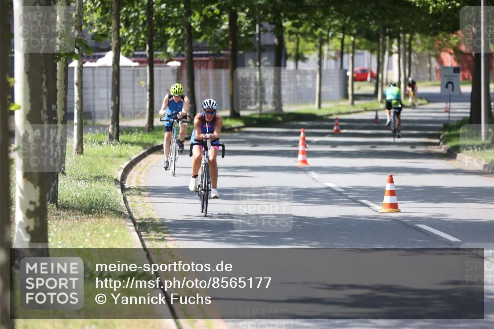 10.08.2025 - GEWOBA Citytriathlon Bremen Yannick Fuchs http://msf.ph/oto/8565177 10.08.2025 14:46:21 Radfahren 270, 358, 363, 422, 499 meine-sportfotos.de