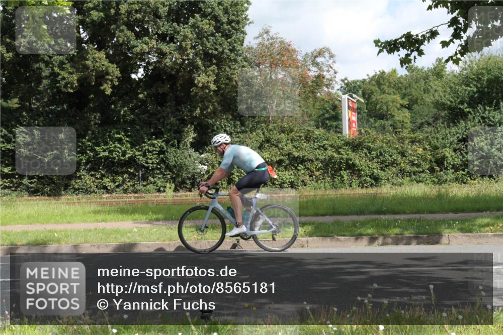 10.08.2025 - GEWOBA Citytriathlon Bremen Yannick Fuchs http://msf.ph/oto/8565181 10.08.2025 12:01:11 Radfahren 579 meine-sportfotos.de