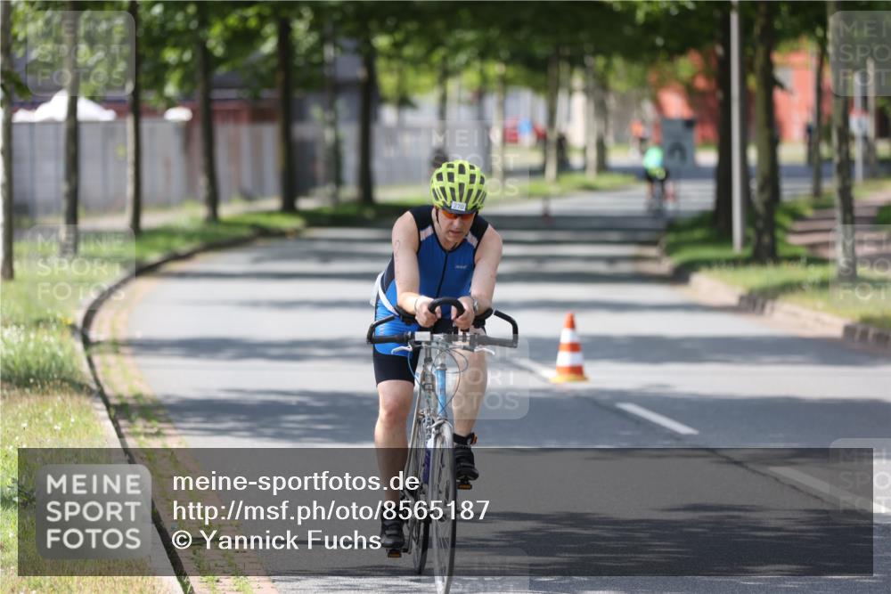 10.08.2025 - GEWOBA Citytriathlon Bremen Yannick Fuchs http://msf.ph/oto/8565187 10.08.2025 14:46:24 Radfahren 270, 358, 363, 422, 499 meine-sportfotos.de