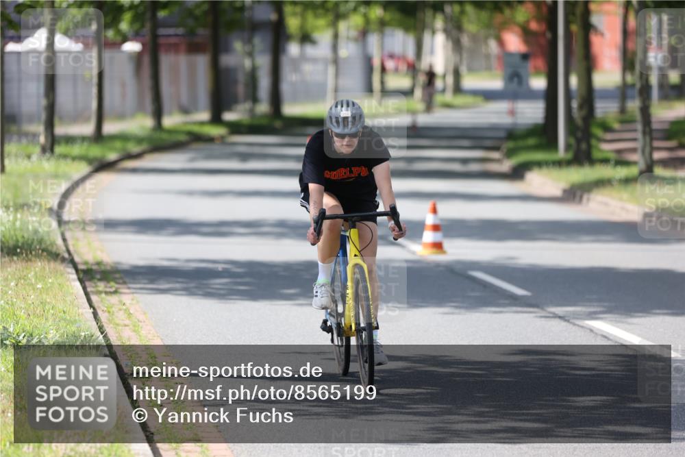 10.08.2025 - GEWOBA Citytriathlon Bremen Yannick Fuchs http://msf.ph/oto/8565199 10.08.2025 14:46:33 Radfahren 270, 358, 406 meine-sportfotos.de