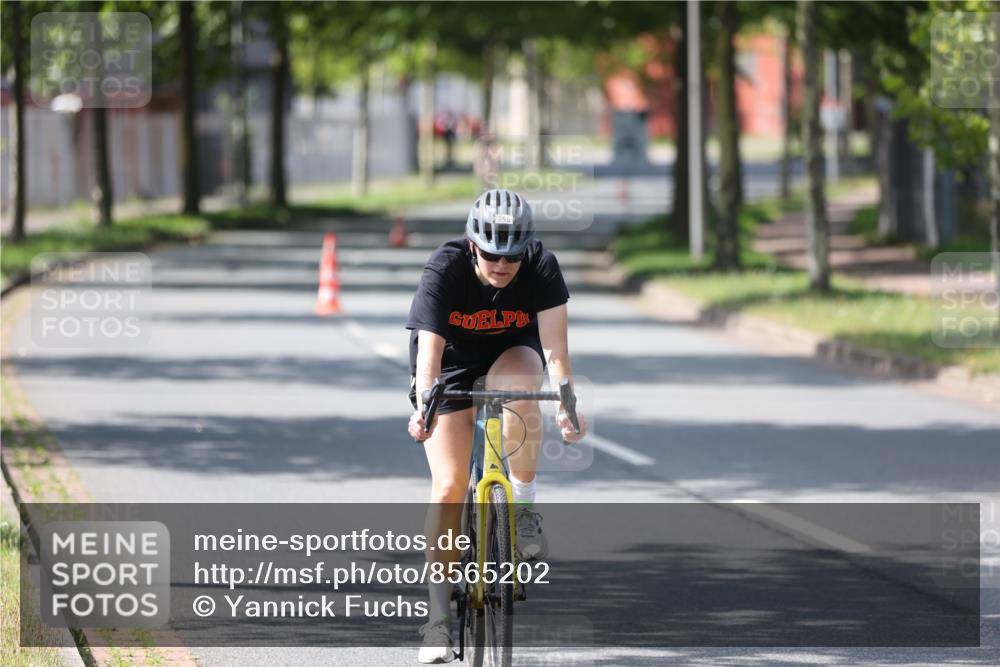 10.08.2025 - GEWOBA Citytriathlon Bremen Yannick Fuchs http://msf.ph/oto/8565202 10.08.2025 14:46:33 Radfahren 270, 358, 406 meine-sportfotos.de