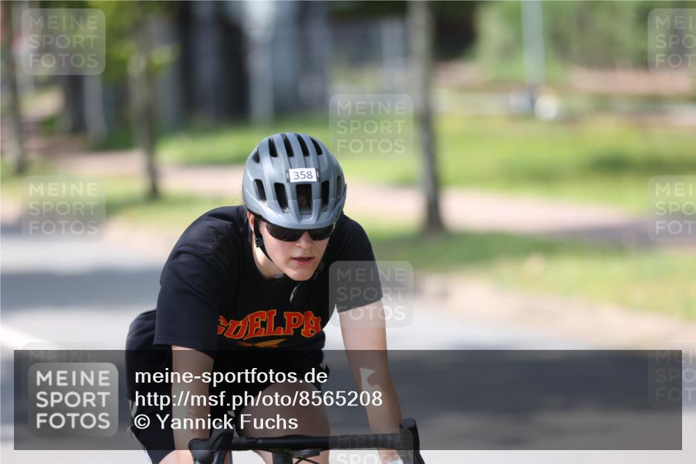 10.08.2025 - GEWOBA Citytriathlon Bremen Yannick Fuchs http://msf.ph/oto/8565208 10.08.2025 14:46:34 Radfahren 270, 358, 406 meine-sportfotos.de