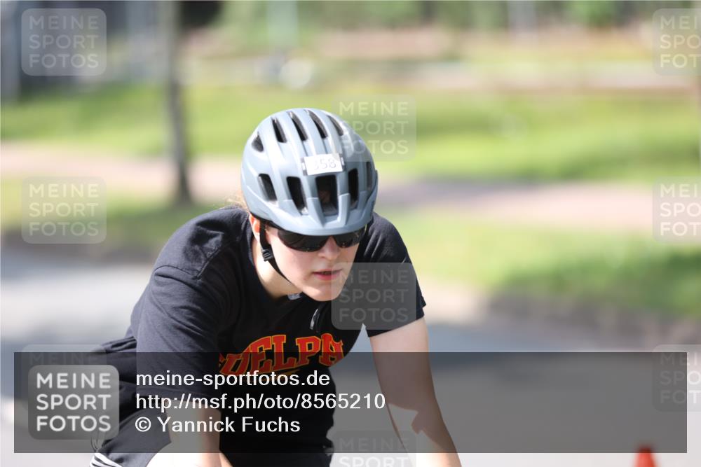 10.08.2025 - GEWOBA Citytriathlon Bremen Yannick Fuchs http://msf.ph/oto/8565210 10.08.2025 14:46:34 Radfahren 270, 358, 406 meine-sportfotos.de