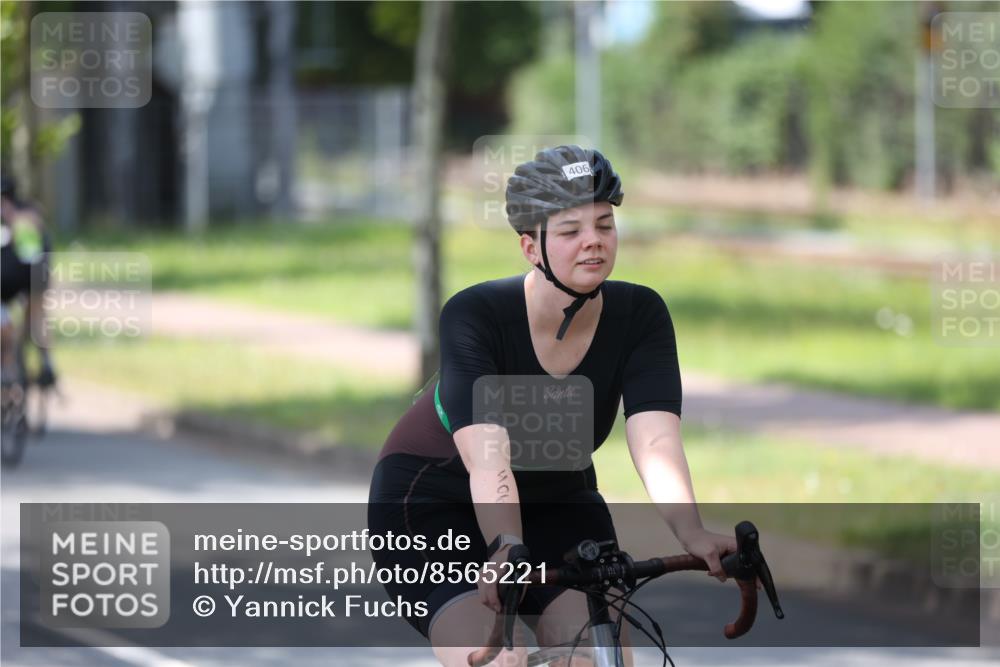 10.08.2025 - GEWOBA Citytriathlon Bremen Yannick Fuchs http://msf.ph/oto/8565221 10.08.2025 14:46:48 Radfahren 128, 158, 320, 396, 406 meine-sportfotos.de