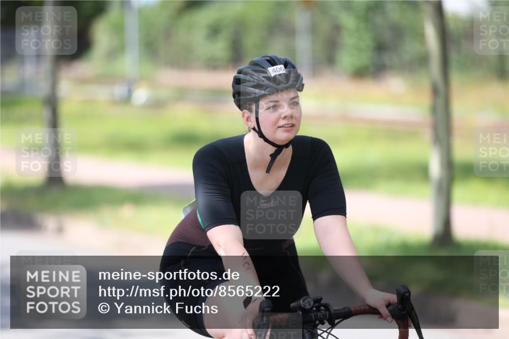 10.08.2025 - GEWOBA Citytriathlon Bremen Yannick Fuchs http://msf.ph/oto/8565222 10.08.2025 14:46:48 Radfahren 128, 158, 320, 396, 406 meine-sportfotos.de