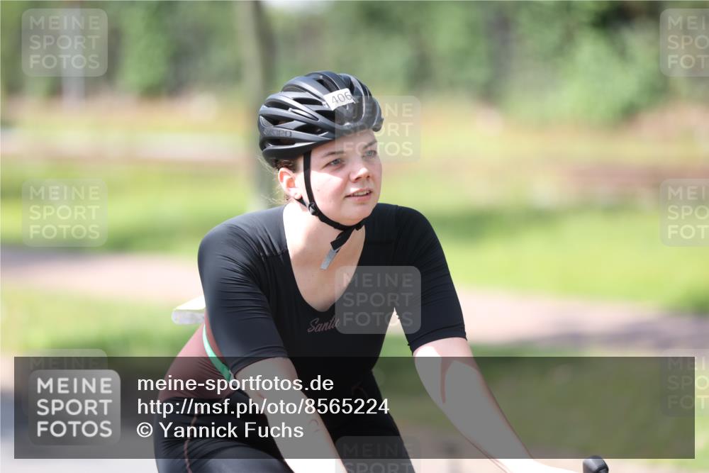 10.08.2025 - GEWOBA Citytriathlon Bremen Yannick Fuchs http://msf.ph/oto/8565224 10.08.2025 14:46:48 Radfahren 128, 158, 320, 396, 406 meine-sportfotos.de