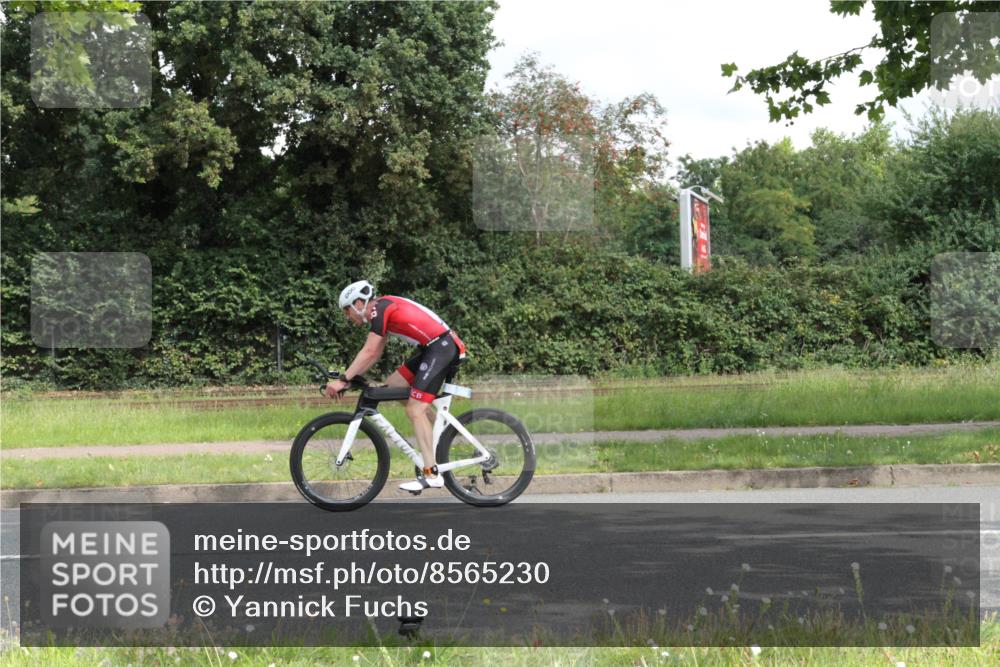 10.08.2025 - GEWOBA Citytriathlon Bremen Yannick Fuchs http://msf.ph/oto/8565230 10.08.2025 12:01:59 Radfahren 560, 680 meine-sportfotos.de