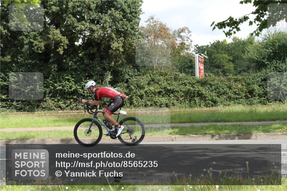10.08.2025 - GEWOBA Citytriathlon Bremen Yannick Fuchs http://msf.ph/oto/8565235 10.08.2025 12:02:10 Radfahren 680, 844 meine-sportfotos.de