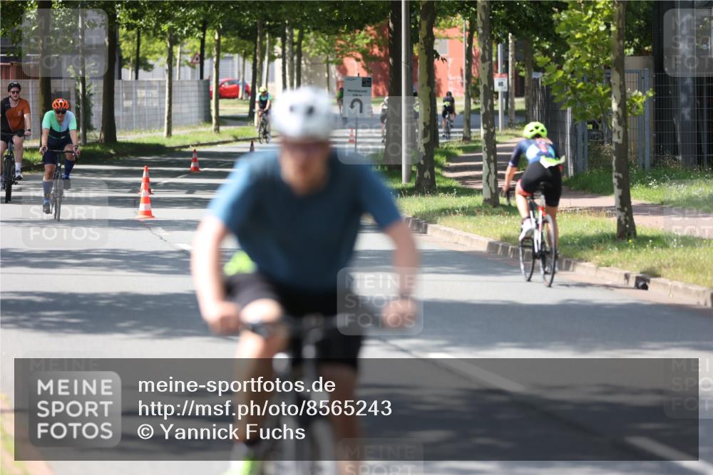 10.08.2025 - GEWOBA Citytriathlon Bremen Yannick Fuchs http://msf.ph/oto/8565243 10.08.2025 14:46:59 Radfahren 128, 140, 158, 320, 396 meine-sportfotos.de