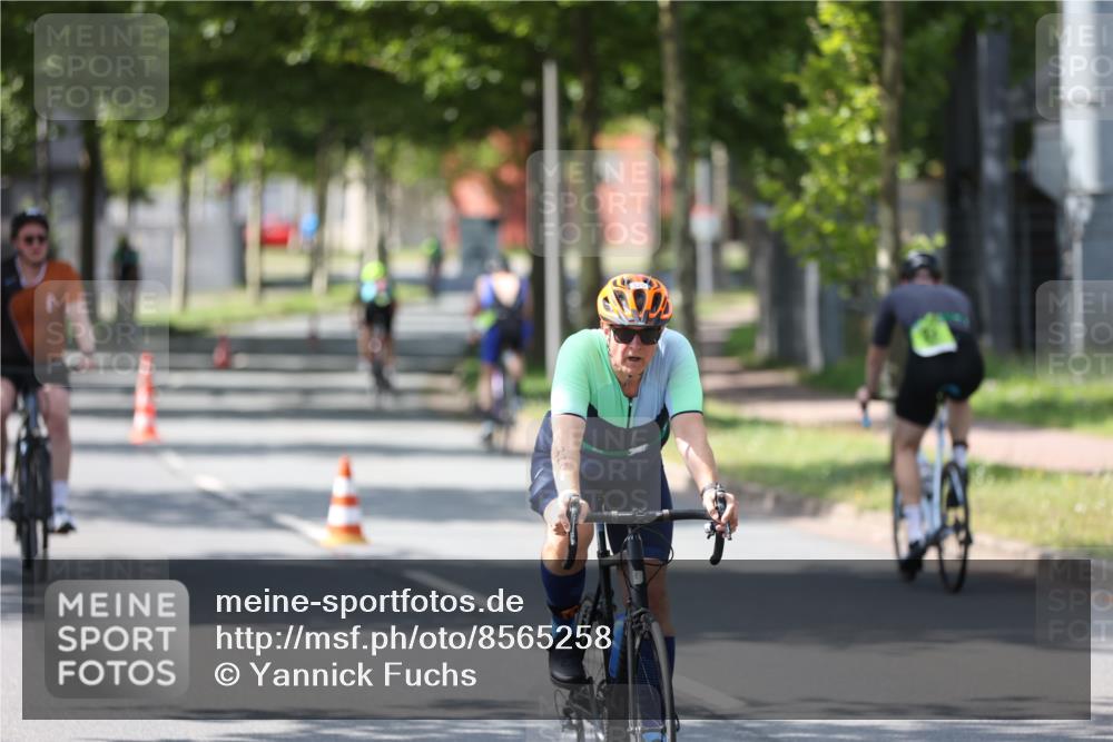 10.08.2025 - GEWOBA Citytriathlon Bremen Yannick Fuchs http://msf.ph/oto/8565258 10.08.2025 14:47:03 Radfahren 128, 140, 158, 220, 320 meine-sportfotos.de