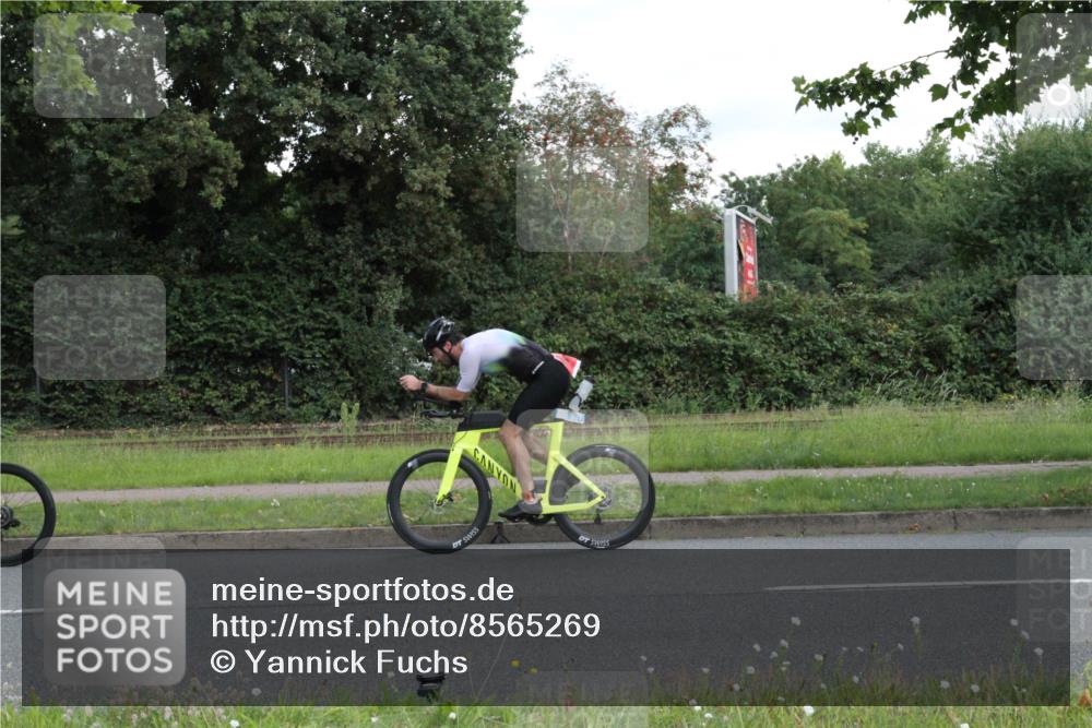 10.08.2025 - GEWOBA Citytriathlon Bremen Yannick Fuchs http://msf.ph/oto/8565269 10.08.2025 12:03:11 Radfahren 556, 739 meine-sportfotos.de