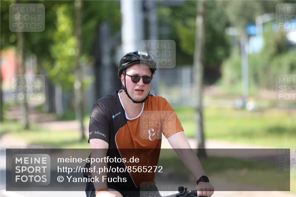 10.08.2025 - GEWOBA Citytriathlon Bremen Yannick Fuchs http://msf.ph/oto/8565272 10.08.2025 14:47:06 Radfahren 128, 140, 220, 320 meine-sportfotos.de