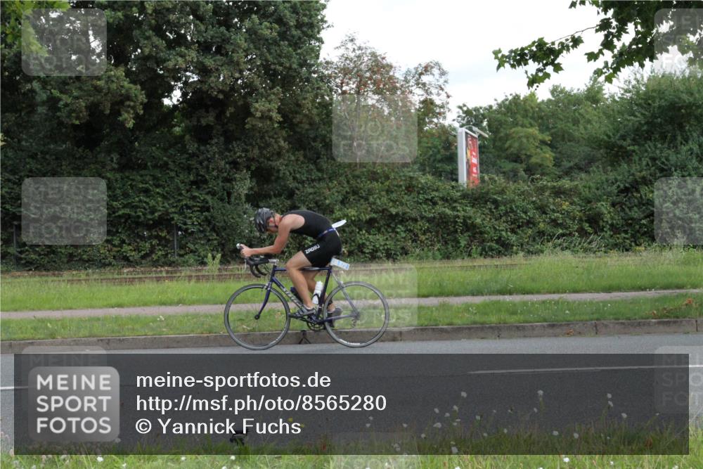 10.08.2025 - GEWOBA Citytriathlon Bremen Yannick Fuchs http://msf.ph/oto/8565280 10.08.2025 12:03:30 Radfahren  meine-sportfotos.de