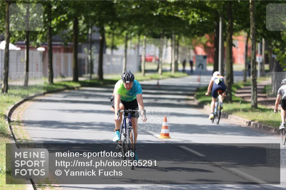 10.08.2025 - GEWOBA Citytriathlon Bremen Yannick Fuchs http://msf.ph/oto/8565291 10.08.2025 14:47:16 Radfahren 140, 220 meine-sportfotos.de