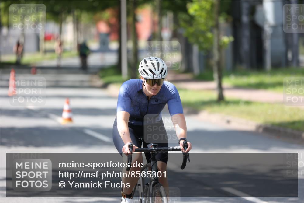 10.08.2025 - GEWOBA Citytriathlon Bremen Yannick Fuchs http://msf.ph/oto/8565301 10.08.2025 14:47:33 Radfahren 367, 382, 448, 467, 483 meine-sportfotos.de