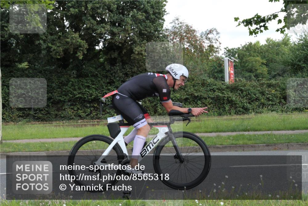 10.08.2025 - GEWOBA Citytriathlon Bremen Yannick Fuchs http://msf.ph/oto/8565318 10.08.2025 12:04:02 Radfahren 563, 565, 570, 599, 631, 665 meine-sportfotos.de