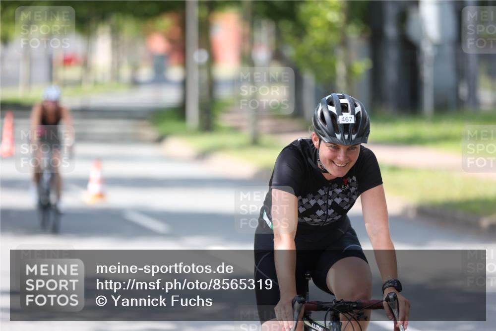 10.08.2025 - GEWOBA Citytriathlon Bremen Yannick Fuchs http://msf.ph/oto/8565319 10.08.2025 14:47:43 Radfahren 367, 382, 418, 448, 467, 483 meine-sportfotos.de