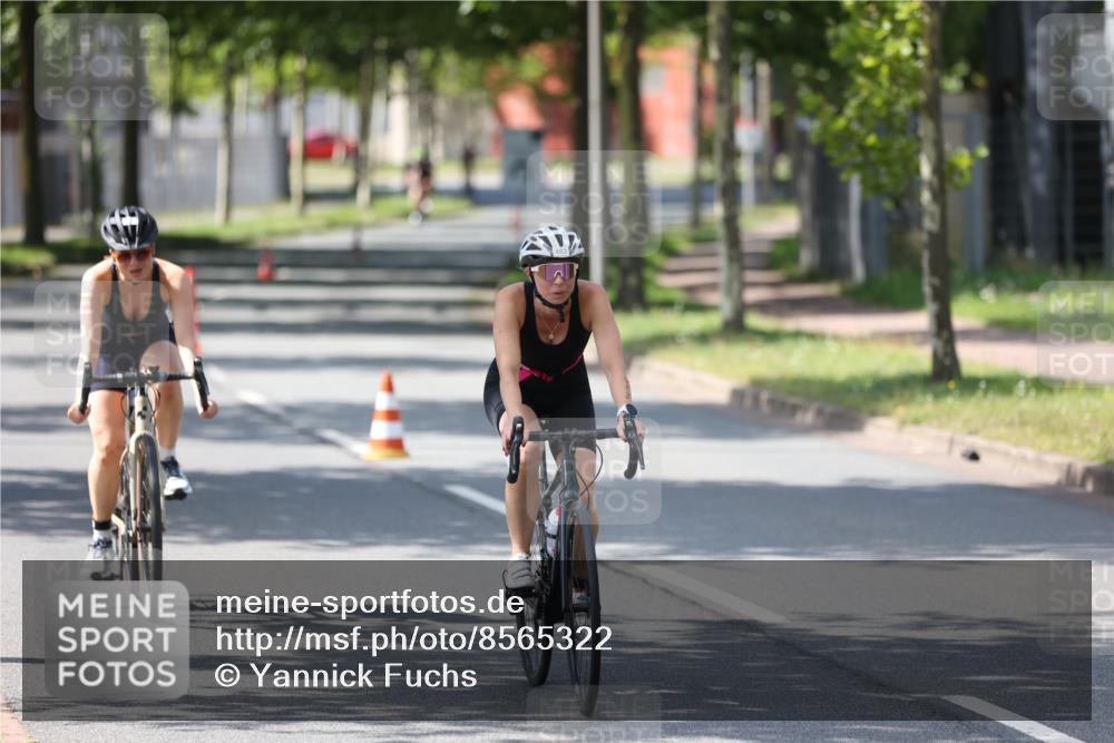 10.08.2025 - GEWOBA Citytriathlon Bremen Yannick Fuchs http://msf.ph/oto/8565322 10.08.2025 14:47:44 Radfahren 367, 382, 418, 448, 467, 483 meine-sportfotos.de