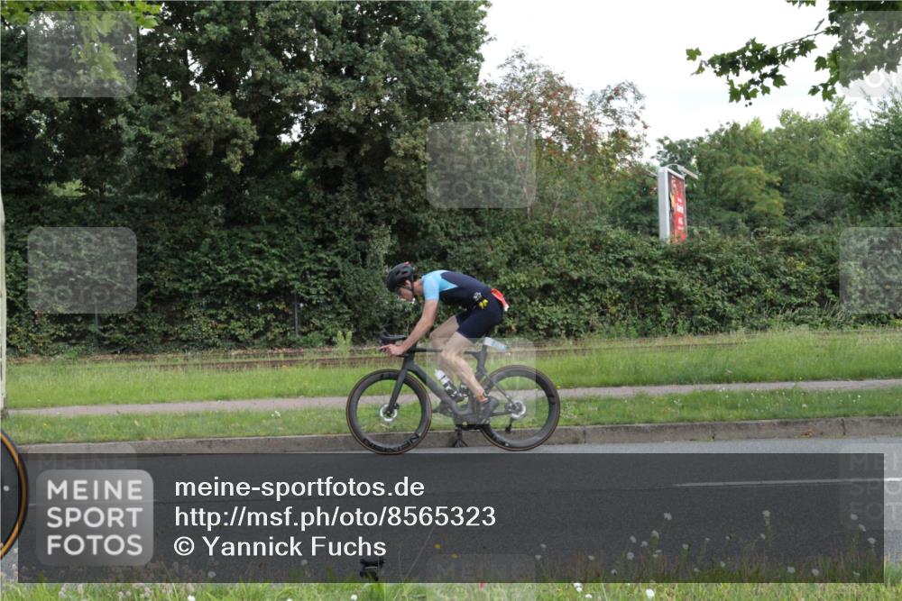 10.08.2025 - GEWOBA Citytriathlon Bremen Yannick Fuchs http://msf.ph/oto/8565323 10.08.2025 12:04:05 Radfahren 563, 565, 570, 599, 631, 665 meine-sportfotos.de