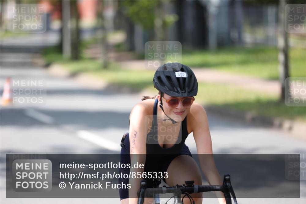 10.08.2025 - GEWOBA Citytriathlon Bremen Yannick Fuchs http://msf.ph/oto/8565333 10.08.2025 14:47:46 Radfahren 382, 418, 467, 483 meine-sportfotos.de