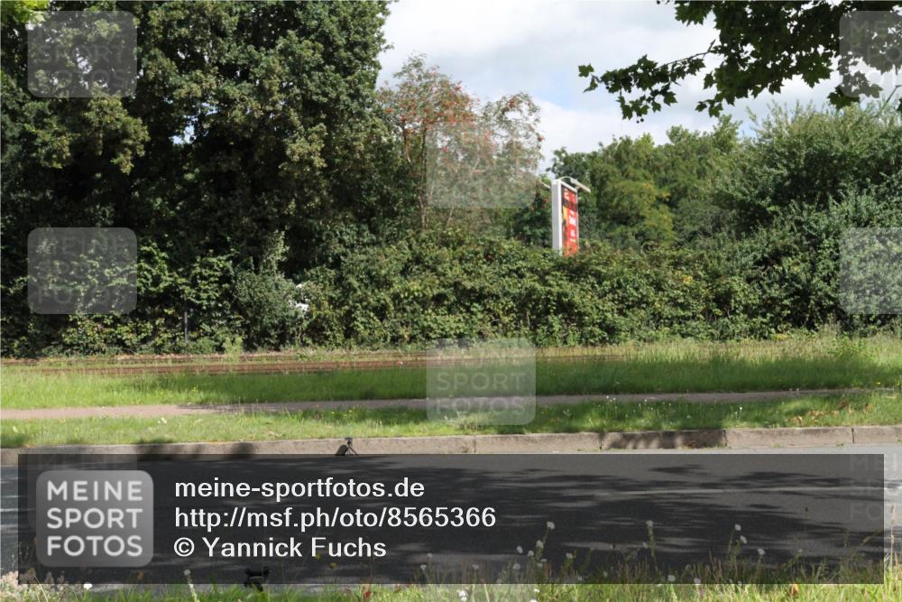 10.08.2025 - GEWOBA Citytriathlon Bremen Yannick Fuchs http://msf.ph/oto/8565366 10.08.2025 12:05:39 Radfahren 1027 meine-sportfotos.de