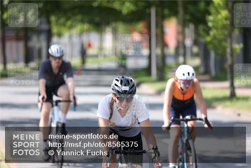10.08.2025 - GEWOBA Citytriathlon Bremen Yannick Fuchs http://msf.ph/oto/8565375 10.08.2025 14:48:09 Radfahren 22, 196, 331, 350, 447 meine-sportfotos.de